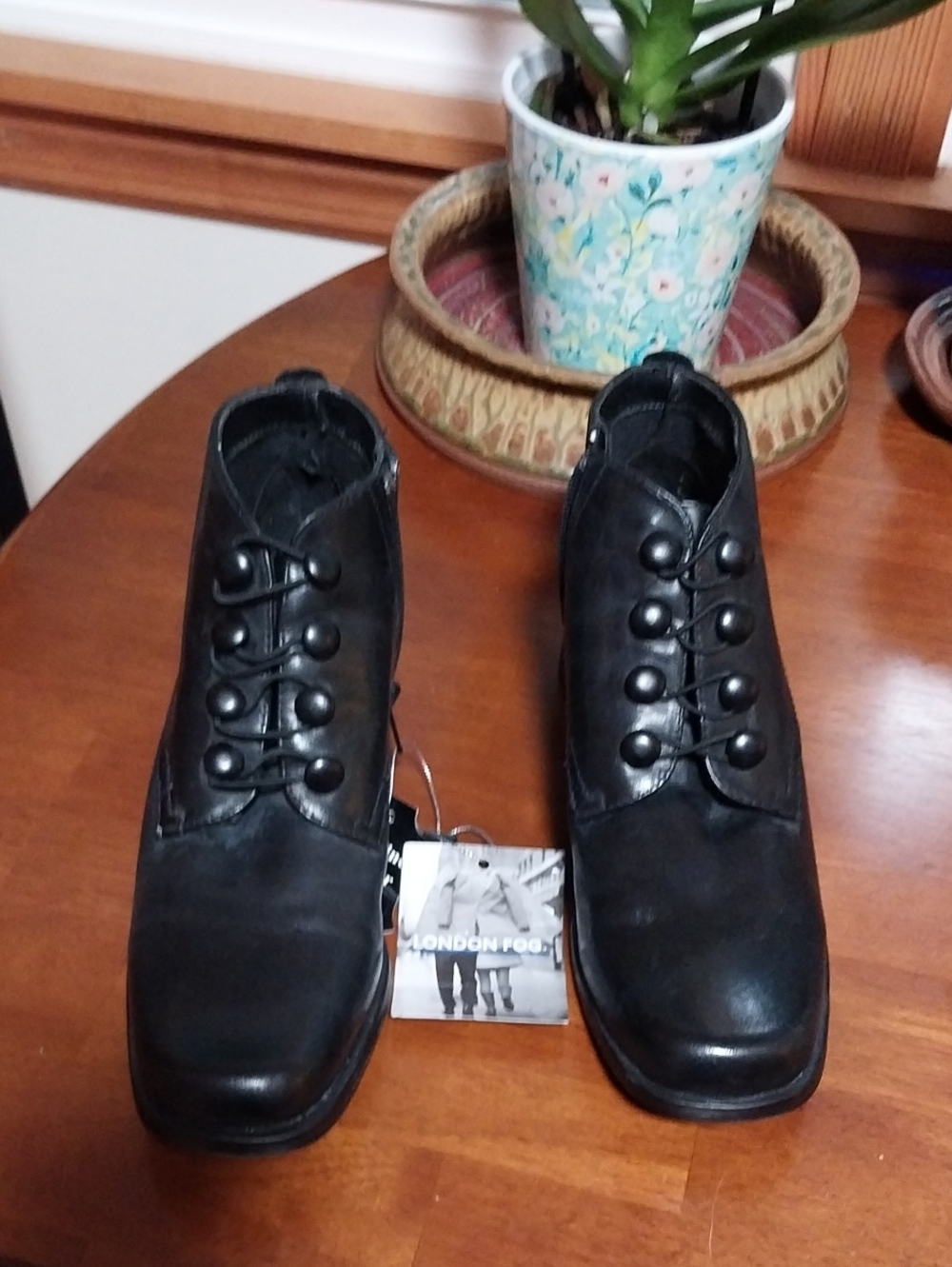 NWT London Fog Black Leather Women's Chukka Boots with Button Lace Detail
